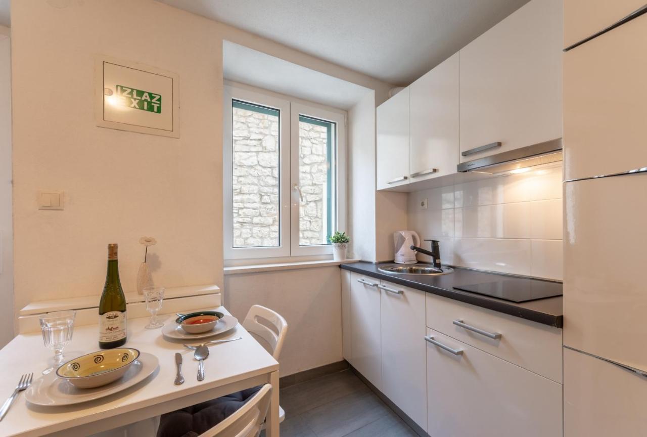 פוצ'ישצ'ה Apartments Sonja מראה חיצוני תמונה