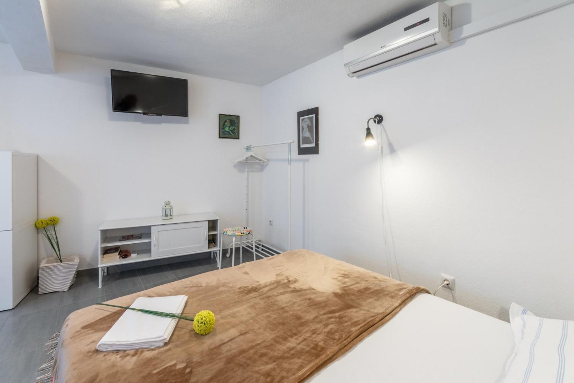 פוצ'ישצ'ה Apartments Sonja חדר תמונה