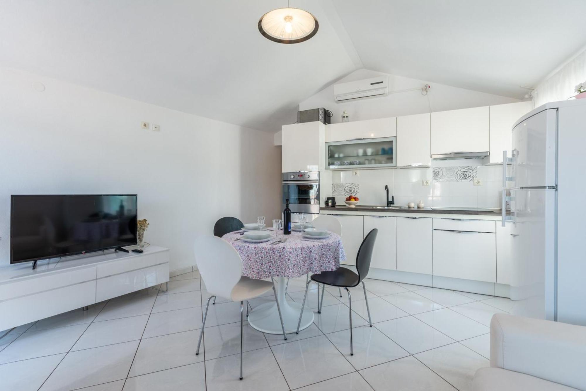 פוצ'ישצ'ה Apartments Sonja חדר תמונה